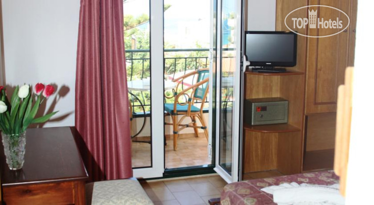 Hotelier's photos Ari Beach