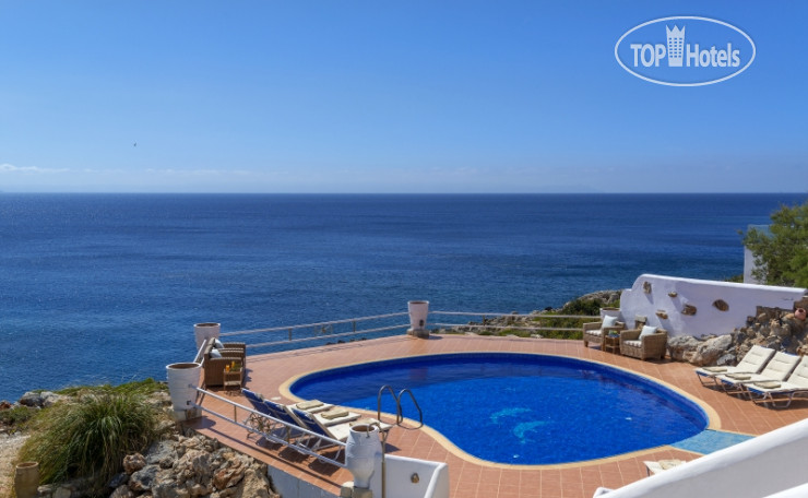 New photos from tourists Phaedra Villa