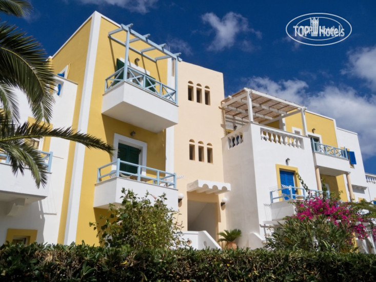 New photos from tourists Pyrgos Apart 3*