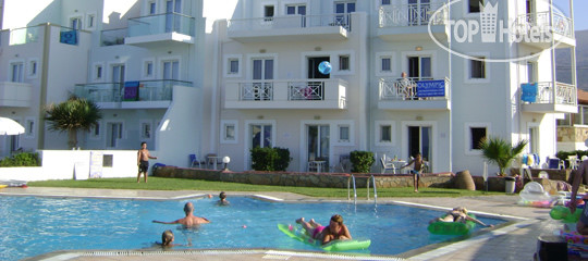 Hotelier's photos La Playa Studios 3*