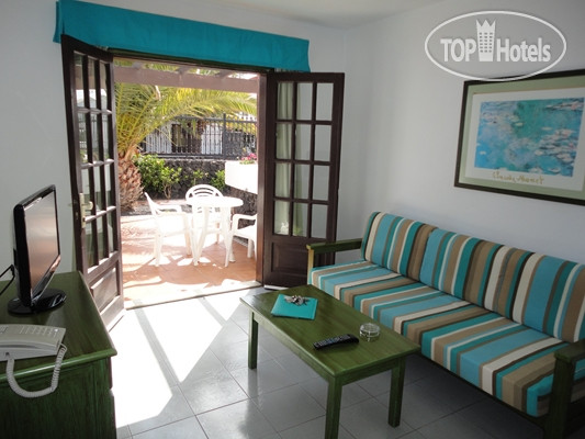 New photos from tourists Los Tulipanes 2*