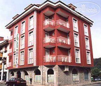 New photos from tourists Los Acebos Cangas 2*