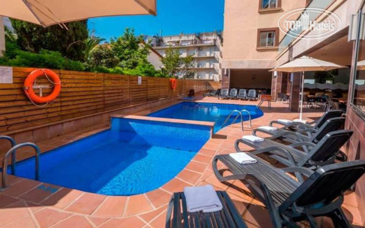 New photos from tourists Tossa Beach 4*