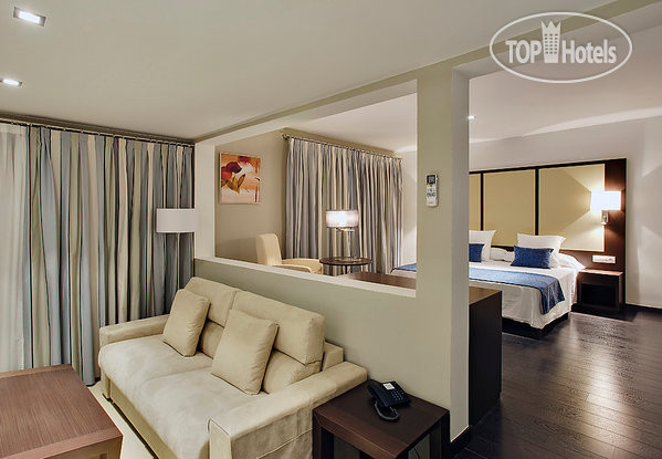Hotelier's photos Pueblo Acantilado Suites 4*
