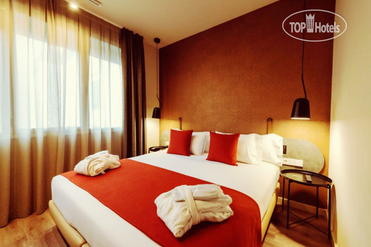 Hotel photo Atenea Rekord Suites 4*