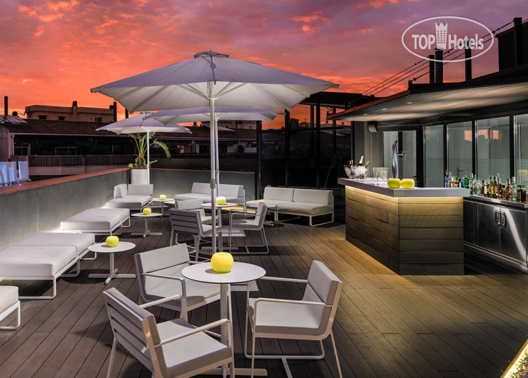 Hotel photo H10 Casanova 4*