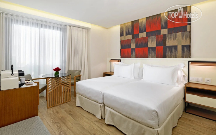 Hotel photo H10 Cubik 4*