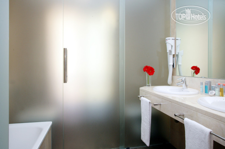 New photos from tourists Expo Hotel Barcelona 4*