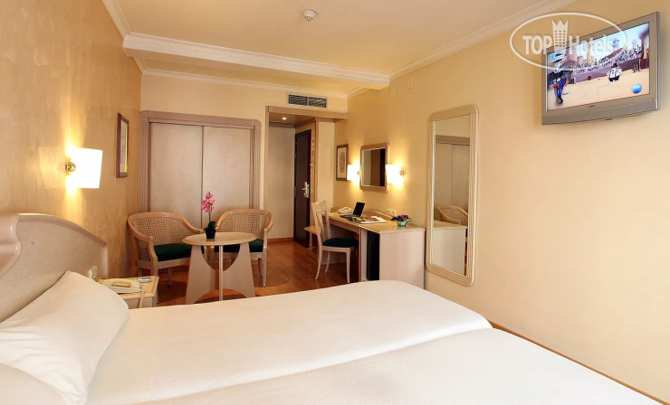 Hotel photo Lleo 3*