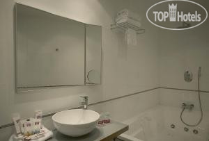 New photos from tourists Petit Palace Santa Cruz 4*