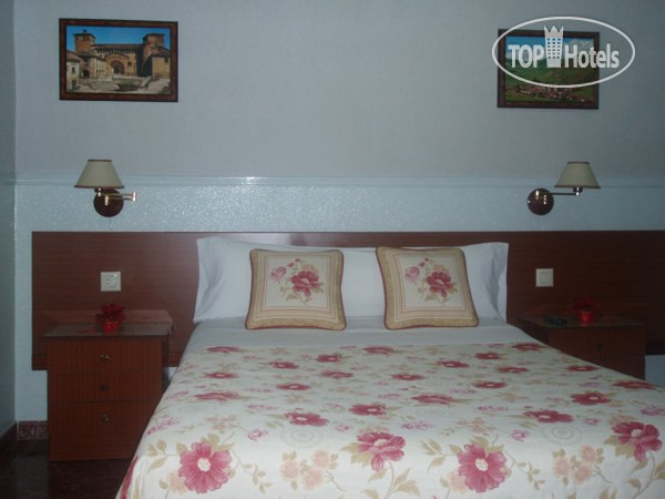 Hotel photo Hostal Corbero 2*