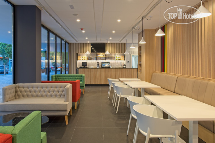 Hotel photo Dwo Colours Alcala 4*