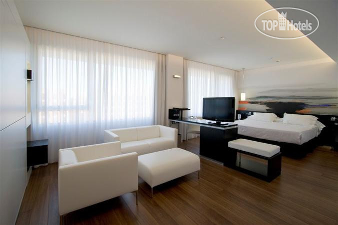 New photos from tourists Axor Barajas 4*