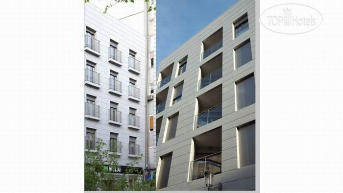 Hotelier's photos 50flats Apartamentos 3*