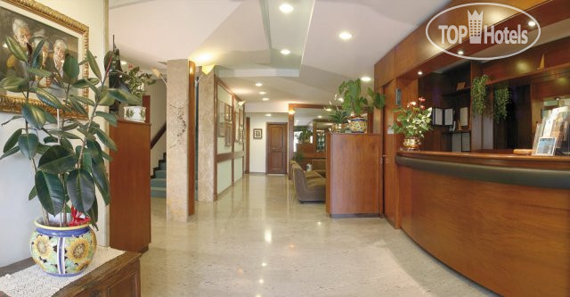 Фото Hotel Iris