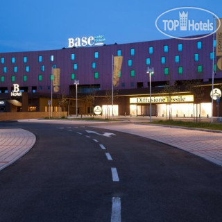 Фото Base Hotel