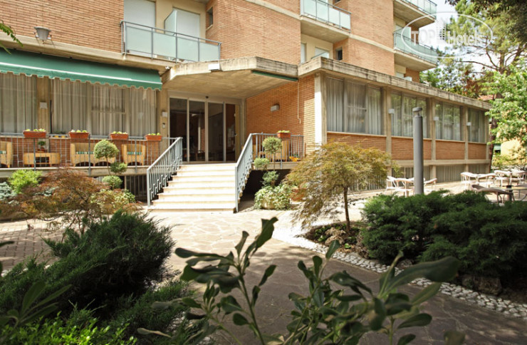 Hotel photo L Hotel Ariston 3*