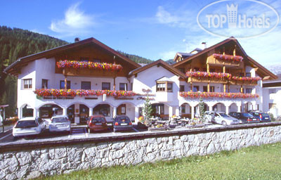 Hotelier's photos Pension Edelweiss Alta Badia 3*