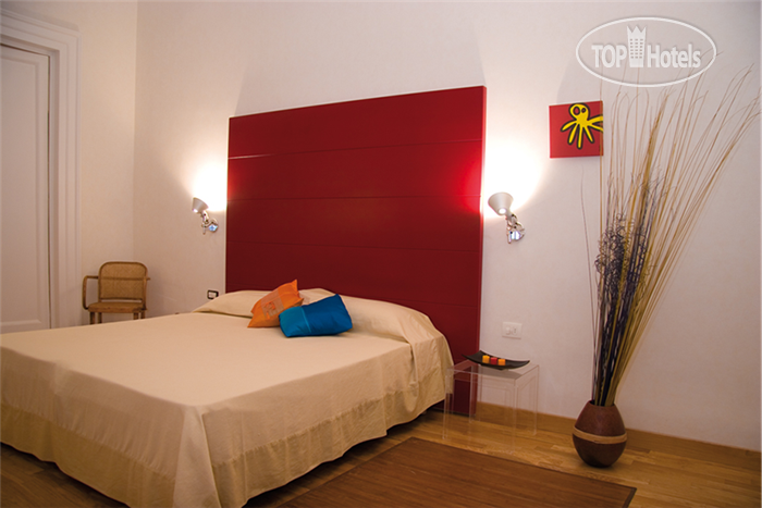 New photos from tourists Piazza Bellini 3*