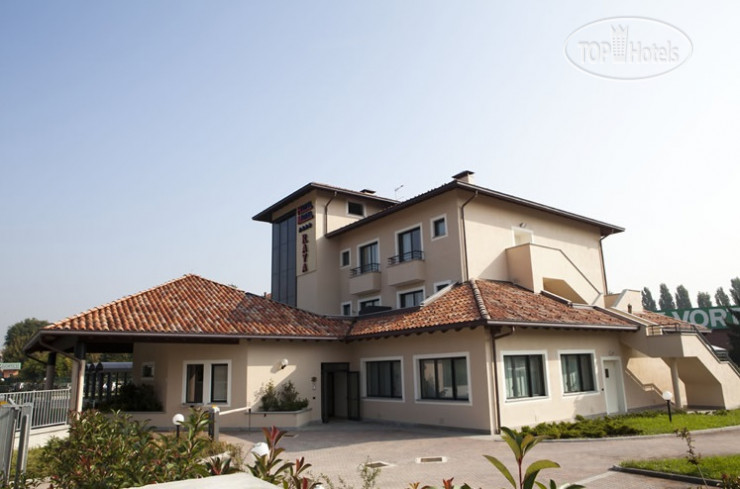 Photos Raya Hotel Motel