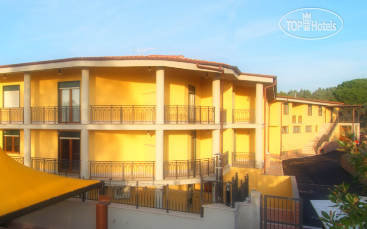 Hotel photo Complesso L Oasi 3*