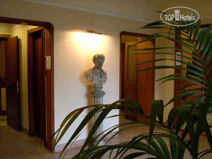 Hotelier's photos Consul 3*