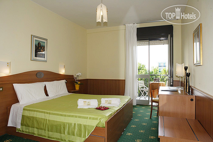 New photos from tourists Leonardo da Vinci 3*