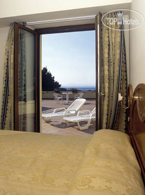 New photos from tourists Capri 4*