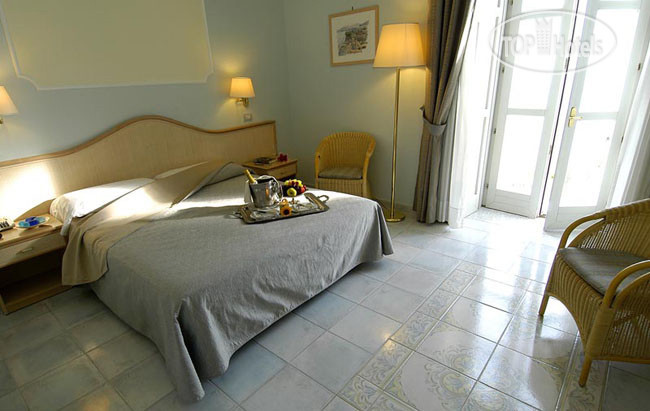 New photos from tourists Mediterraneo Sorrento 4*