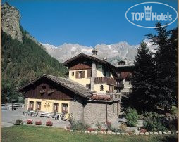 Hotelier's photos Dei Camosci hotel Courmayeur 3*