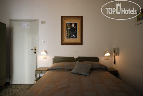 New photos from tourists Cannes 2*