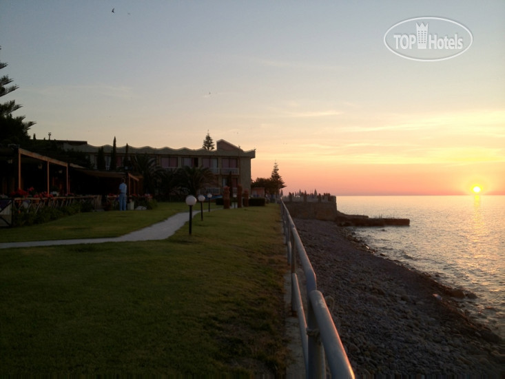 Hotelier's photos La Playa Blanca 4*