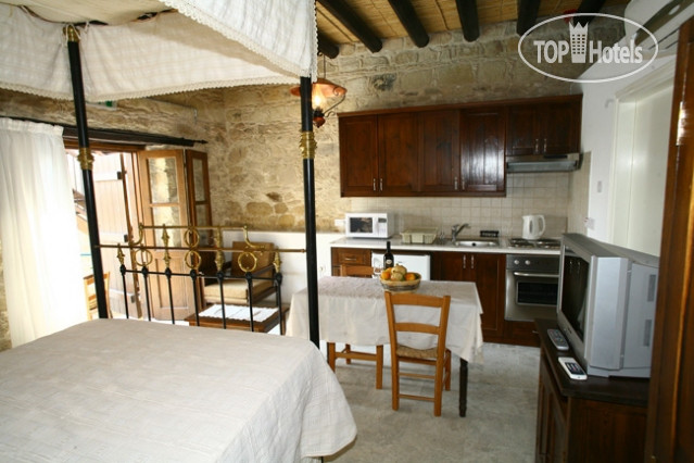 New photos from tourists Leonidas Village Houses
