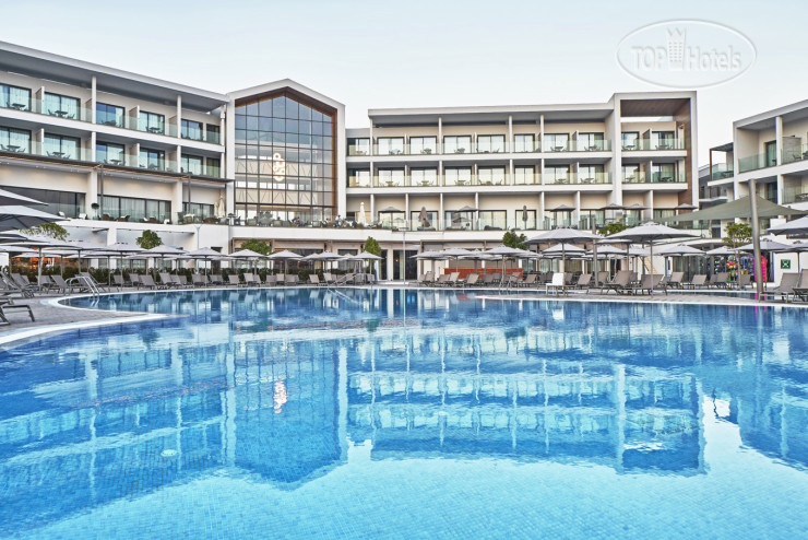 Hotelier's photos Atlantica Mare Village Paphos 5*