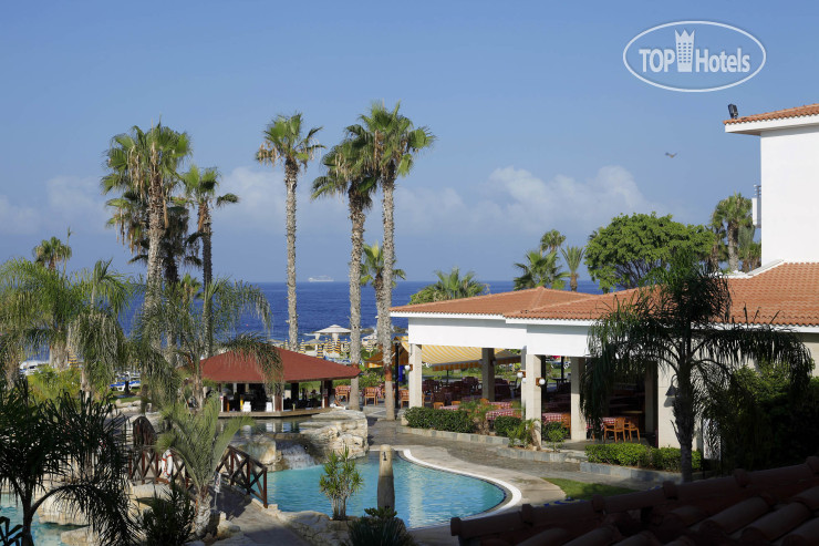 New photos from tourists Leonardo Cypria Bay 4*
