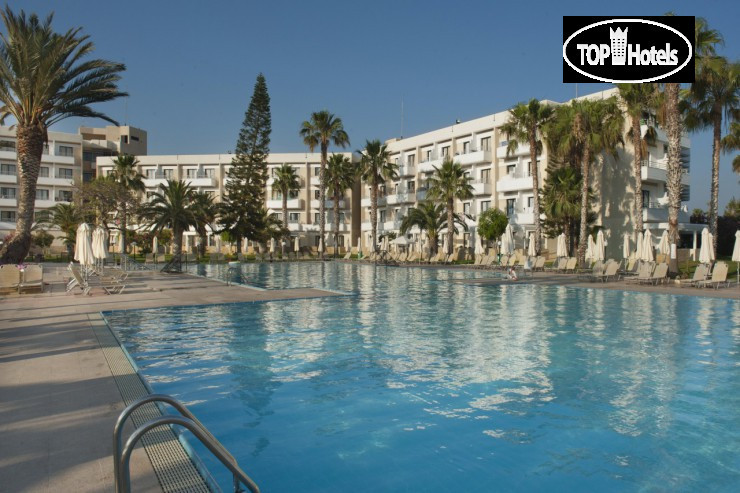 New photos from tourists Louis Phaethon Beach 4*