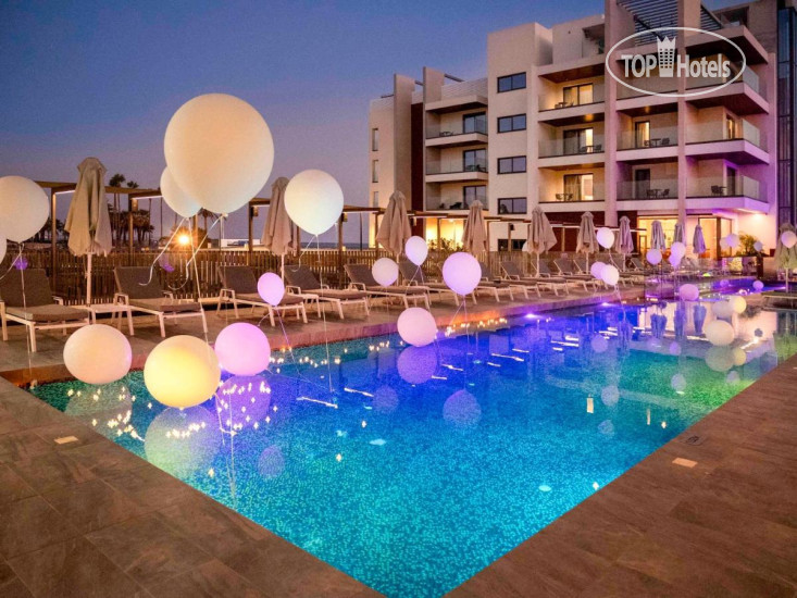 Hotel photo Mercure Larnaca Beach Resort 4*