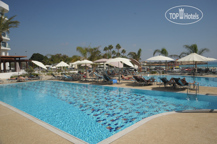 New photos from tourists Vassos Nissi Plage 4*