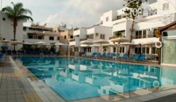 New photos from tourists Christabelle APT