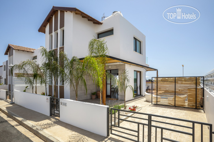 New photos from tourists Chris Le Mare Luxury Villa