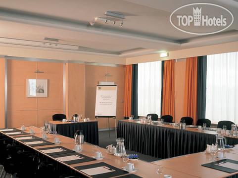 New photos from tourists NH Rijnhotel 4*