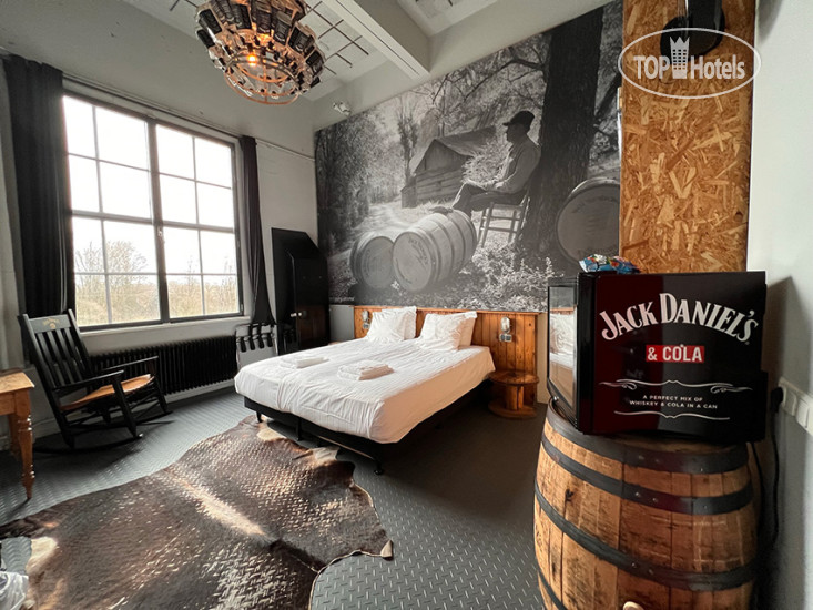 New photos from tourists Blue Collar Hotel