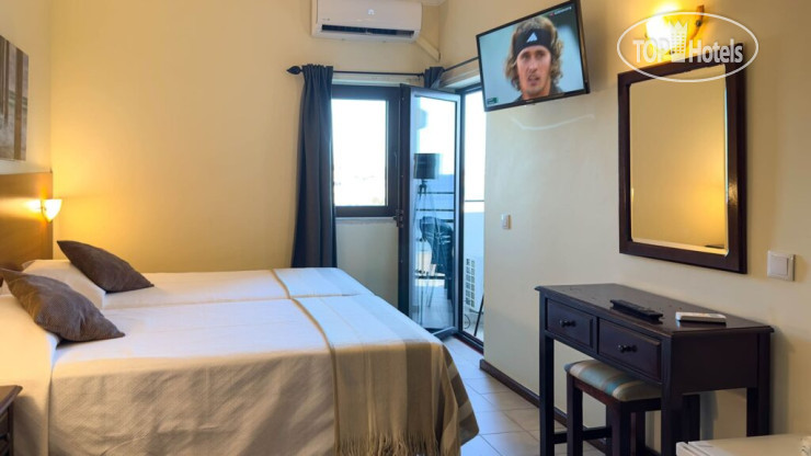Hotel photo Avenida Praia 3*