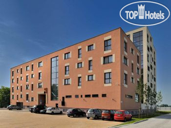 Hotelier's photos Melrose Apartments 3*