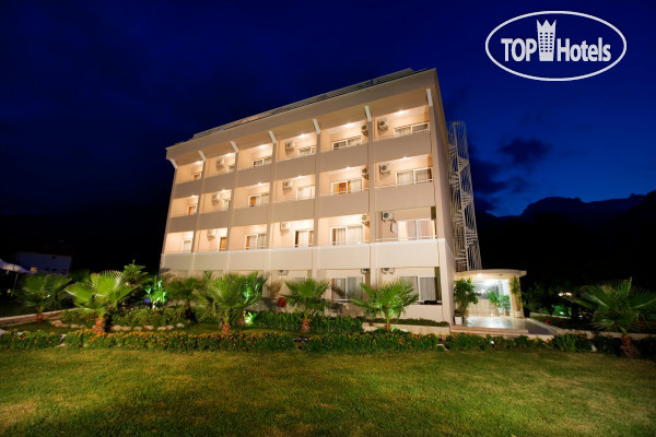 Фото Castle Park Hotel