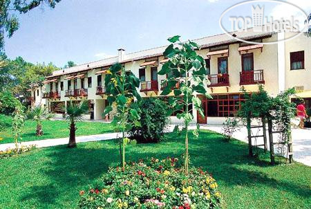 Photos Champion Holiday Village