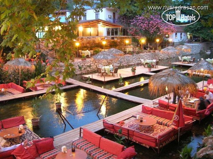 Photos River Hotel