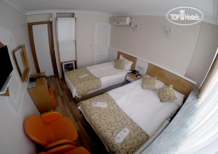 New photos from tourists Lal Hotel