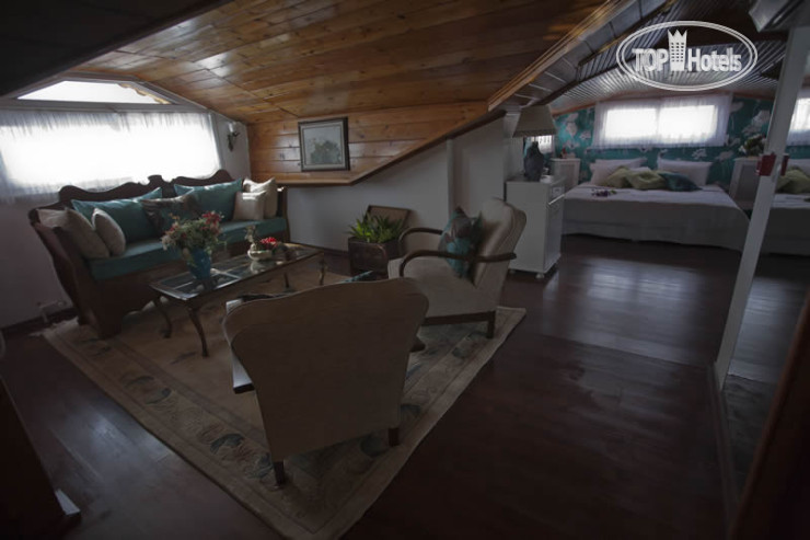 New photos from tourists Jupiter Suits Hotel
