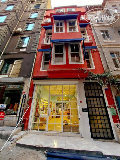 Hotel photo Mates Historical Suites 3*